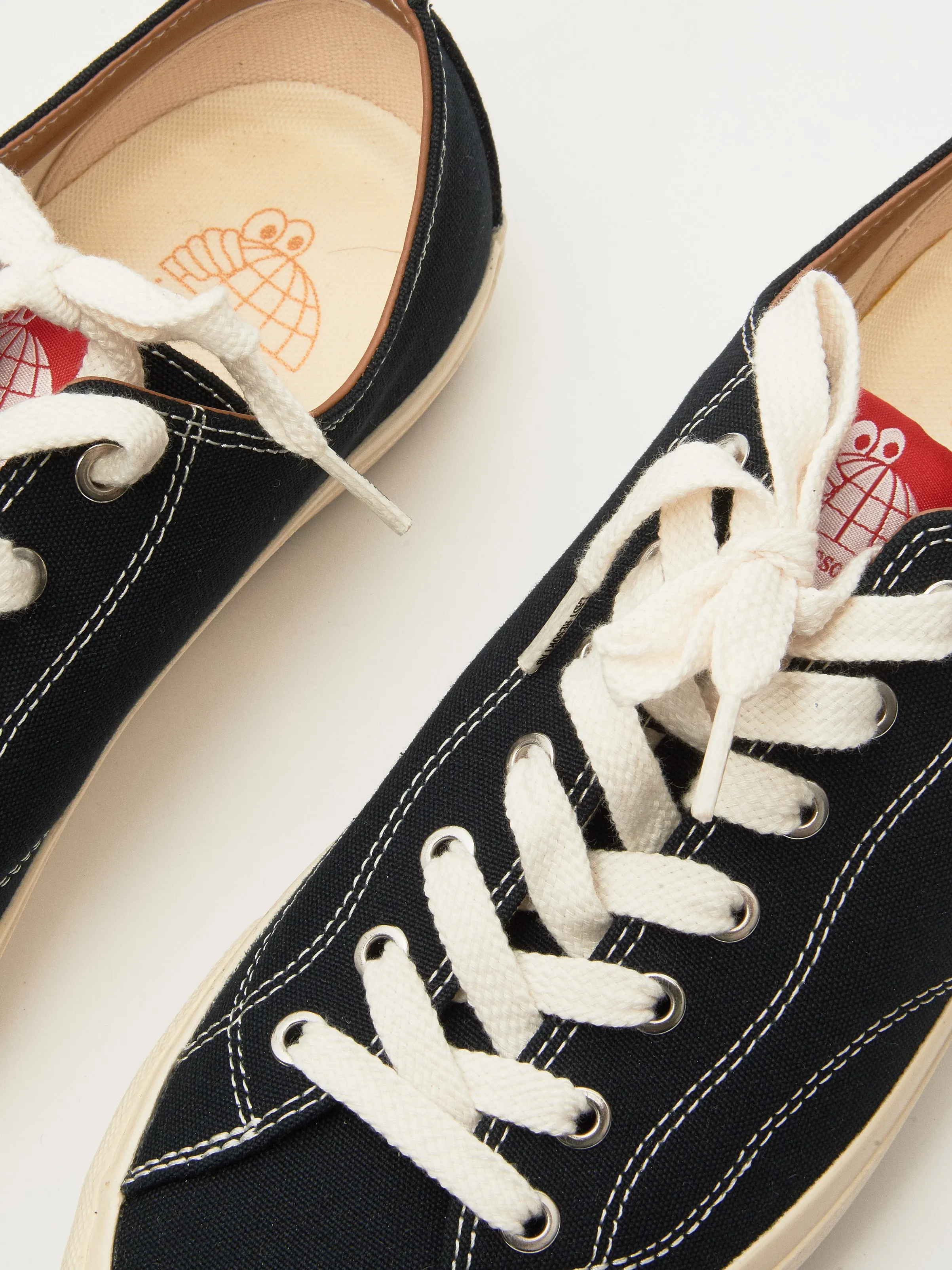 Black/White VM003 LO Canvas