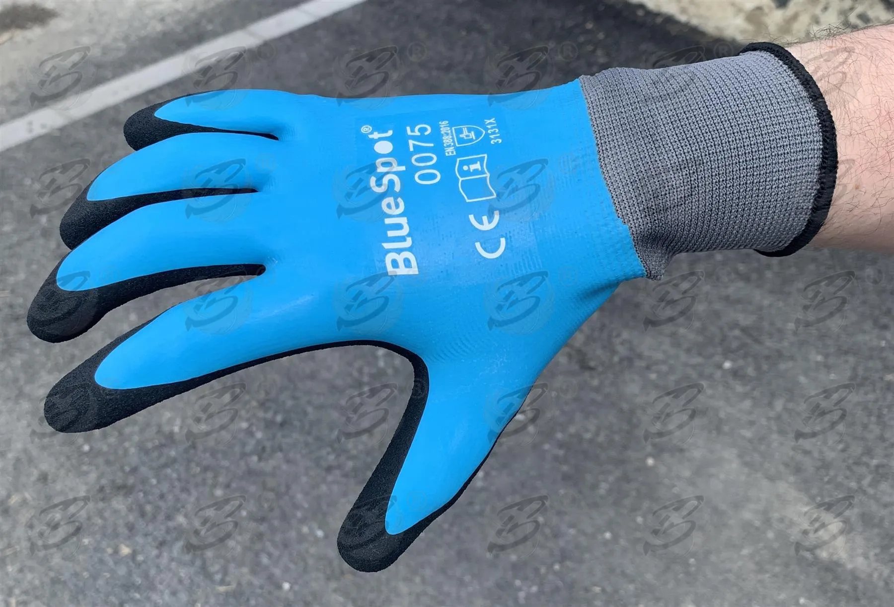 BLUESPOT LATEX WATER RESISTANT WORK GLOVES ( x 12 PAIRS ) ( M )