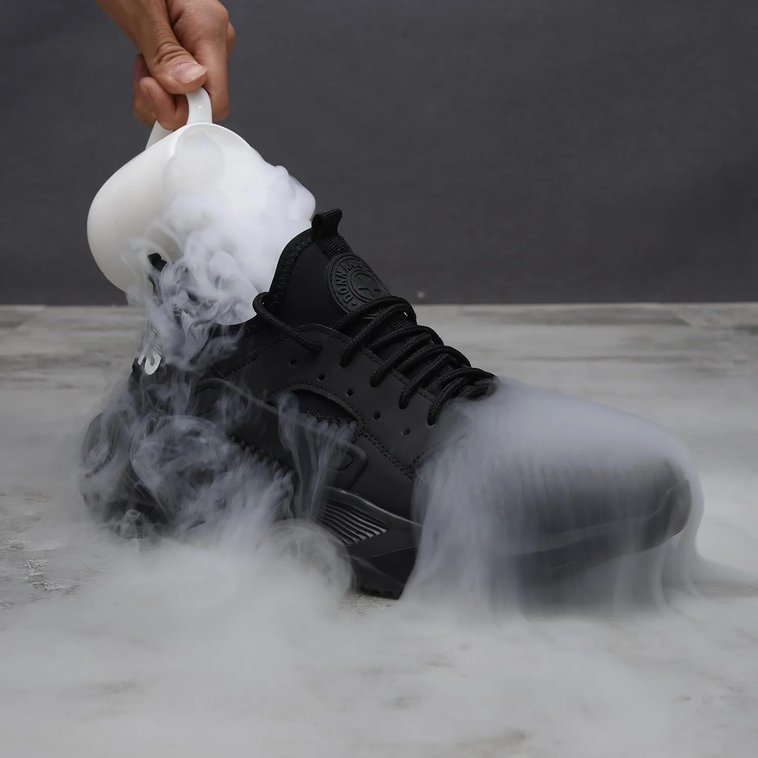 Breathable and Smash Resistant Comfortable Lightweight Steel Toe Shoes Sneakers TFWMGV™ K768