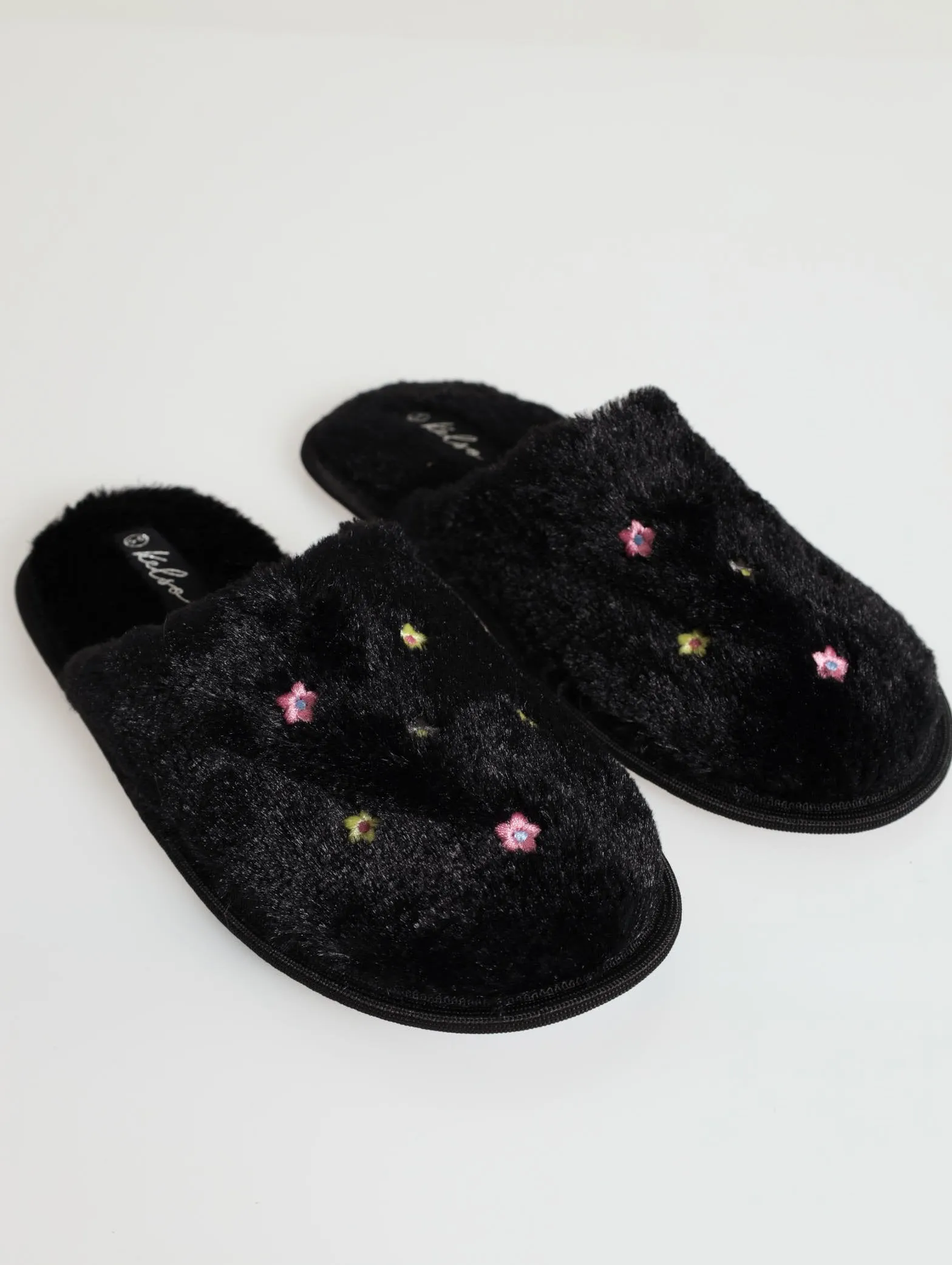 Embroidered Flower Closed Toe Slipper - Black