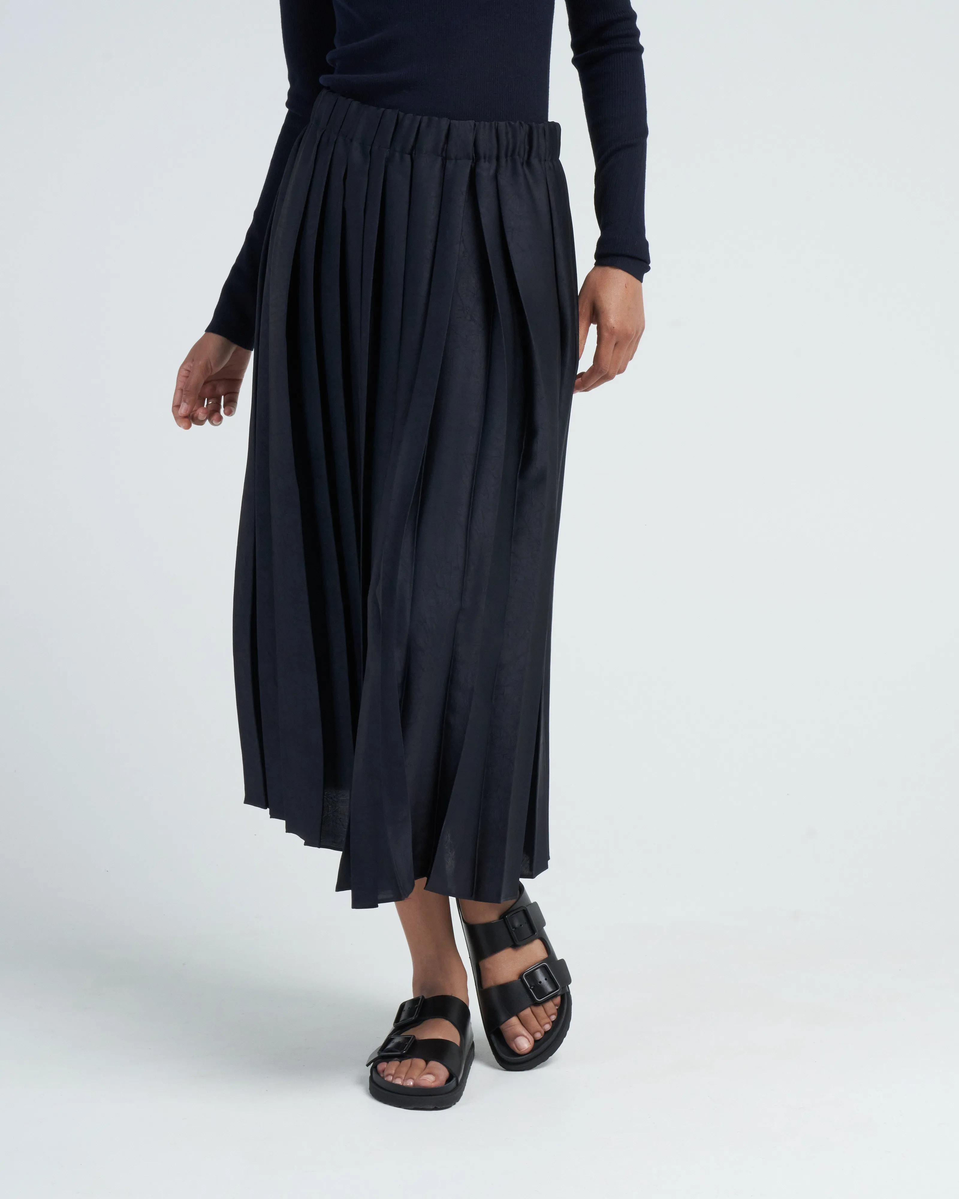 feather weight pleated pull on skirt - navy