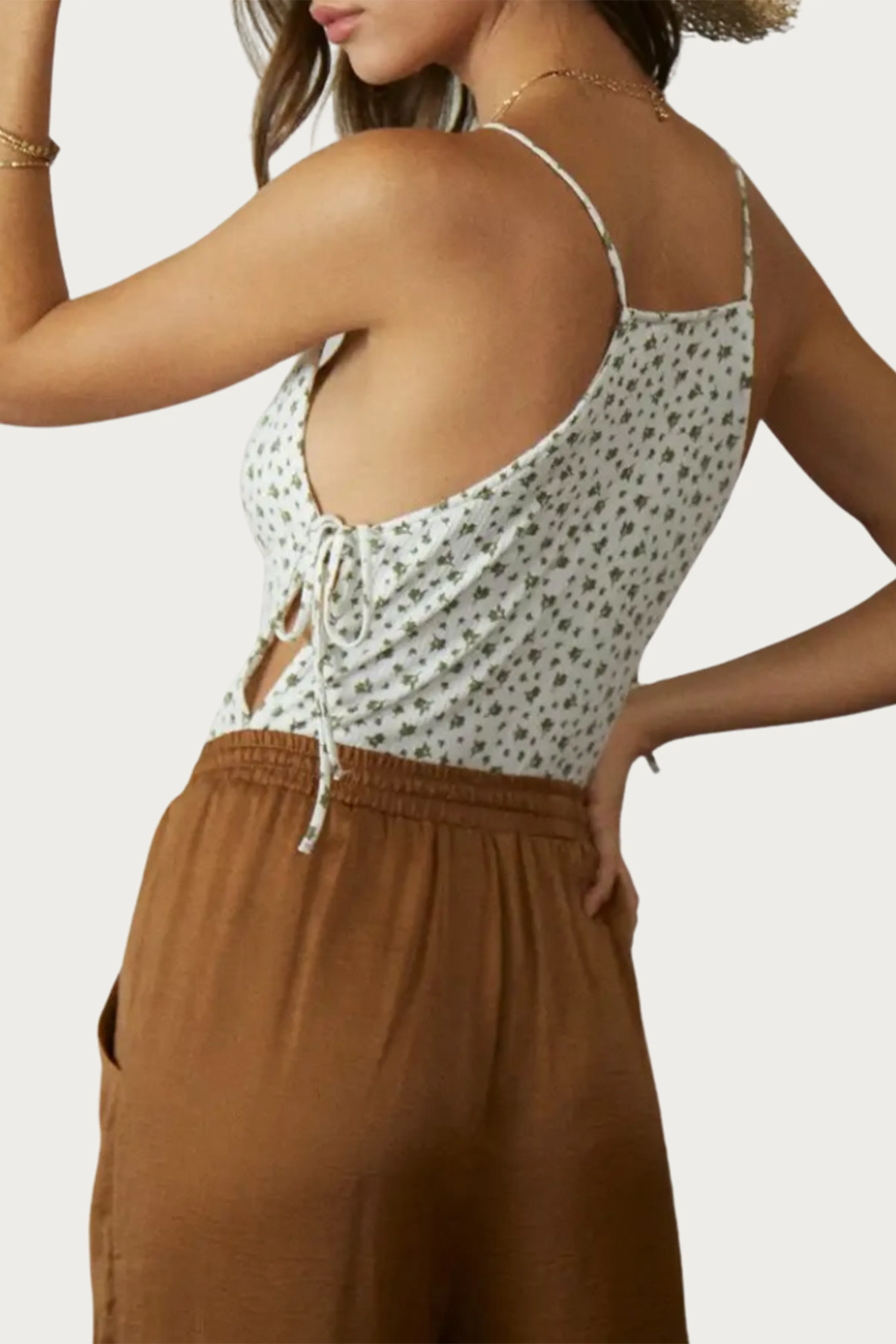 FLORAL-PRINT KEYHOLE RUCHED BODYSUIT