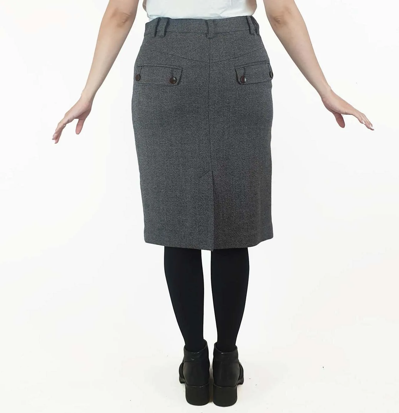 Hoss wool mix grey pencil skirt with contrasting brown buttons size 38 (best fits size 10)
