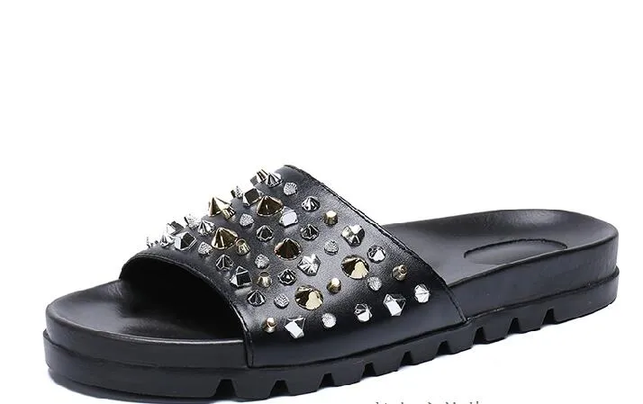 Men's Slippers flip flops Flat  rivet  Beach Fashion Outside Narrow Band Sewing Men Shoes Leisure cow leather Summer pantuflas