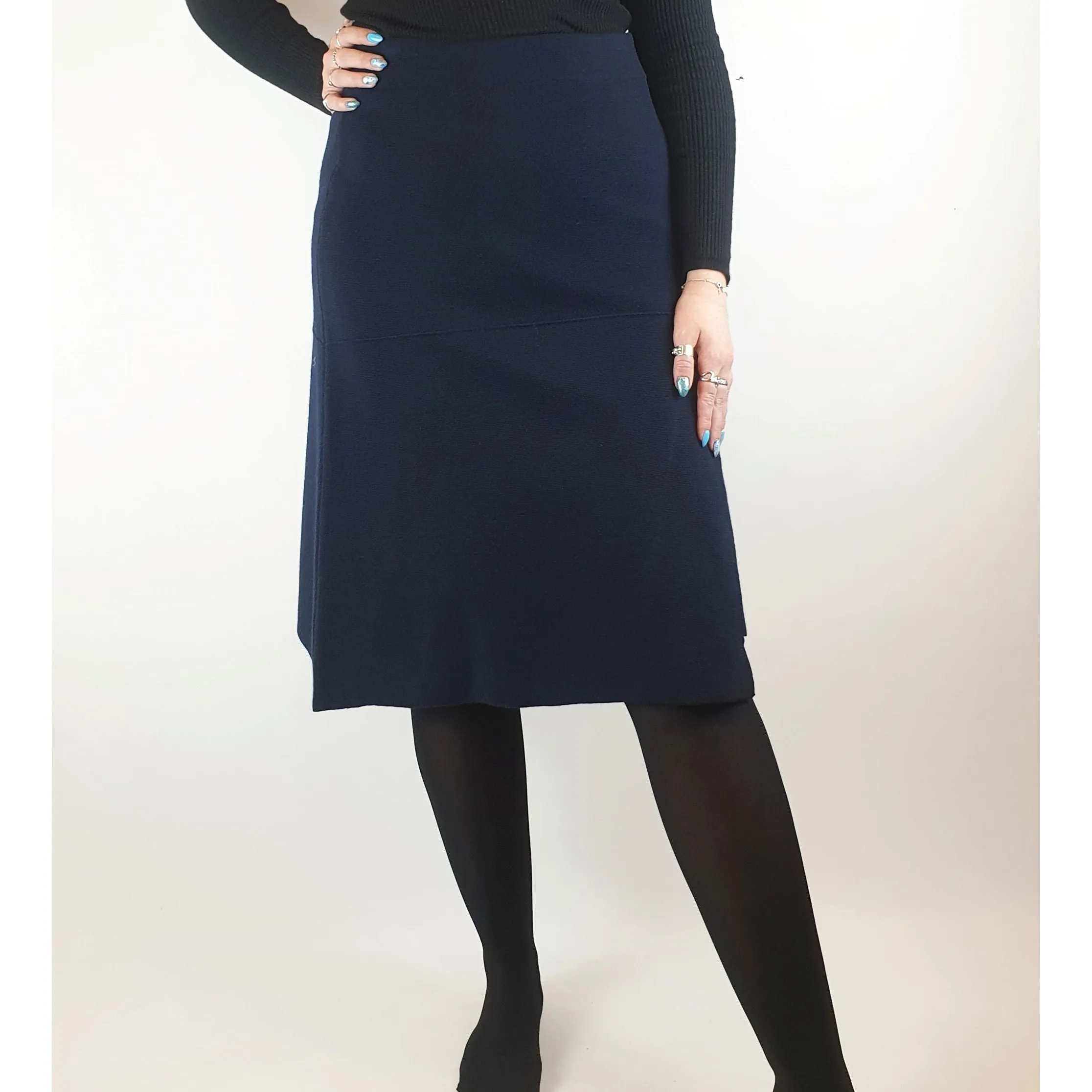 Nikel and Sole navy 100% merino wool knit skirt with elastic waist band size M (best fits 12)
