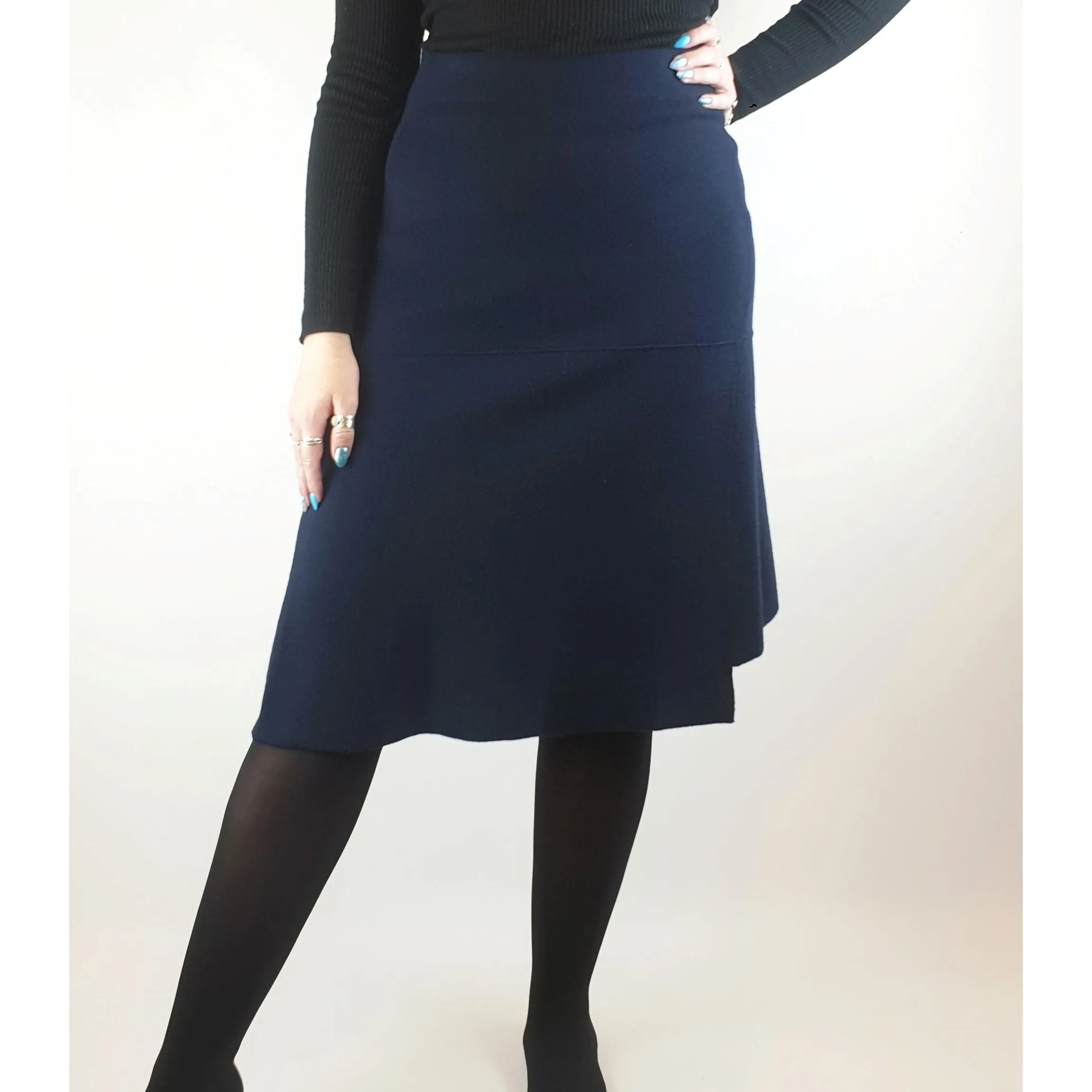 Nikel and Sole navy 100% merino wool knit skirt with elastic waist band size M (best fits 12)
