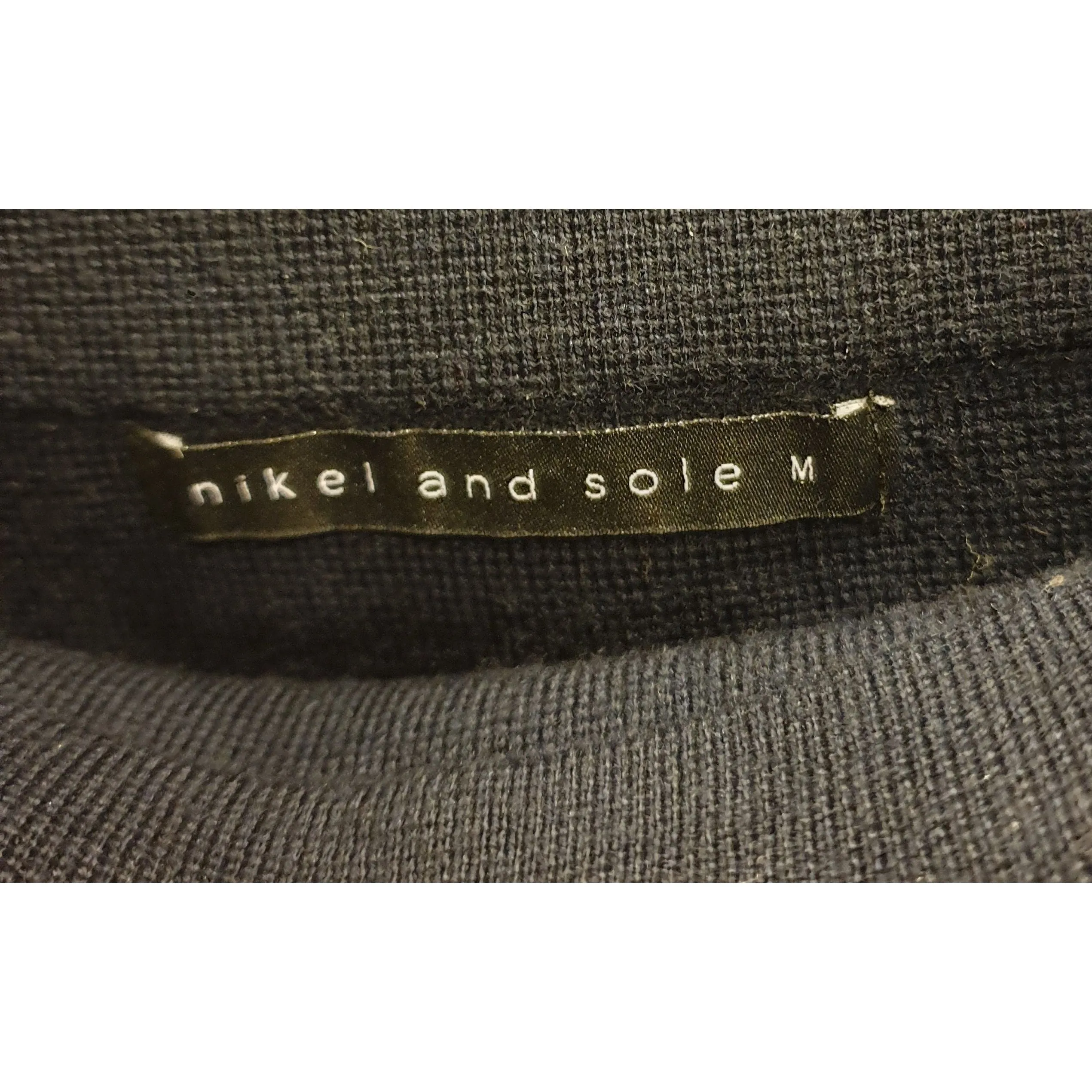 Nikel and Sole navy 100% merino wool knit skirt with elastic waist band size M (best fits 12)