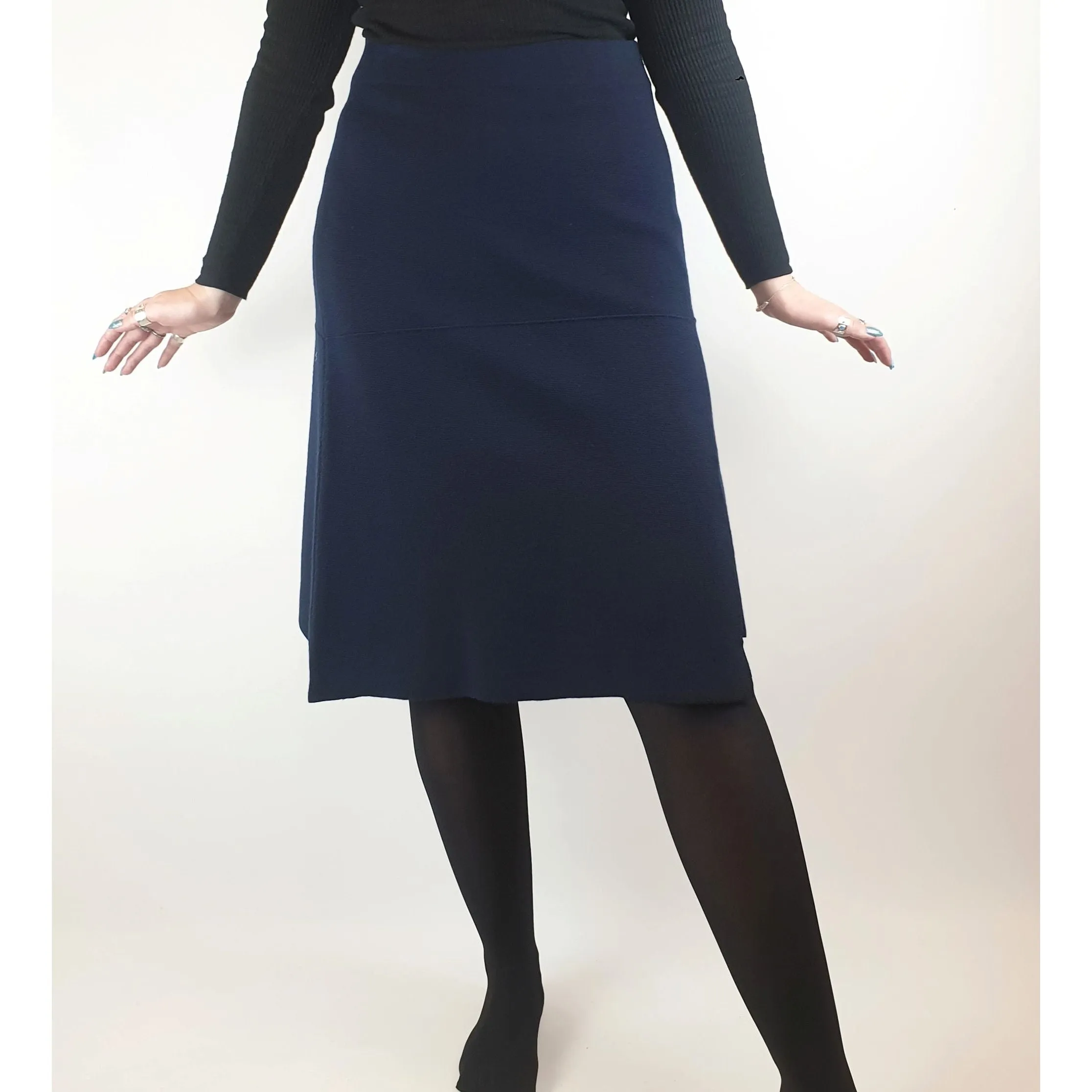 Nikel and Sole navy 100% merino wool knit skirt with elastic waist band size M (best fits 12)