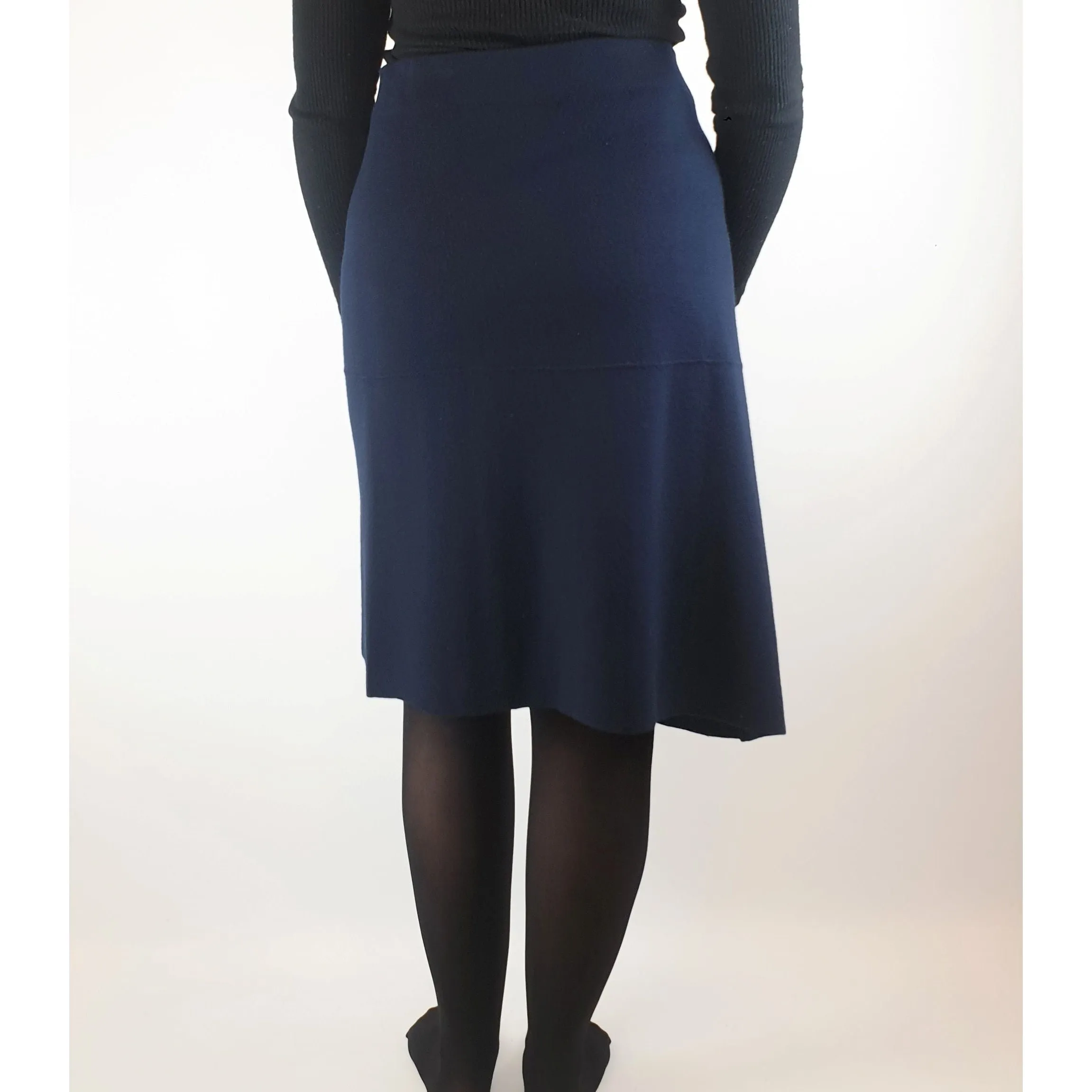Nikel and Sole navy 100% merino wool knit skirt with elastic waist band size M (best fits 12)