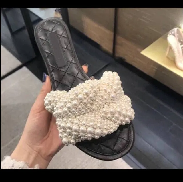 Women FlatSlipper round peep toe women Pearls Flat Slippers Outdoor Mules Flip Flop Beads Slides Beach Shoes Woman Sandalet